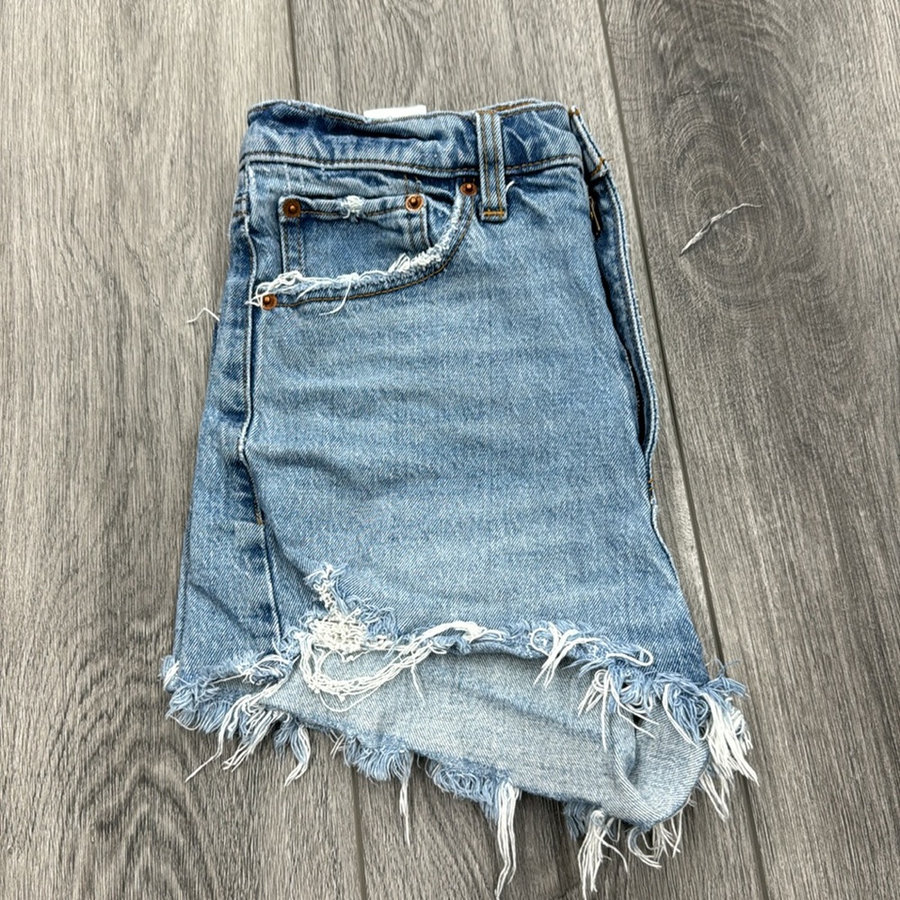 Abercrombie and Fitch High Rise Mom Short - Picture 5 of 6
